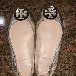 AUTH TORY BRUCH GOLD FLATS SIZE 6